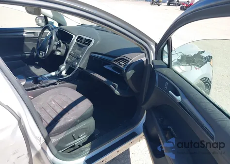 2015 Ford Fusion Se z USA, uszkodzony, nr VIN 3FA6P0H72FR117245